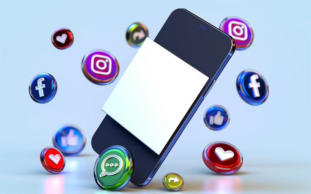 Vodenje družbenih omrežij - delo od doma